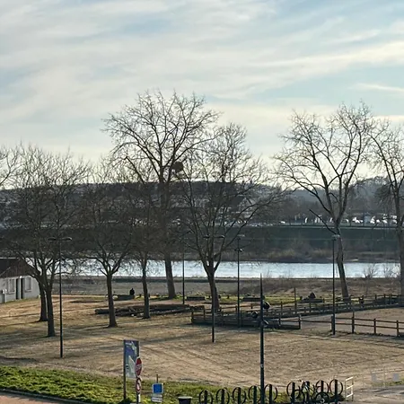 F2 Vu Sur L Allier Pour 6 Pers Lägenhet *