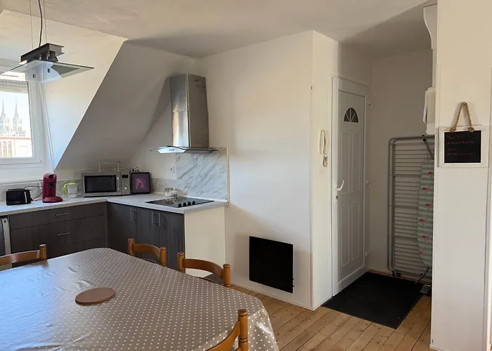 F2 Vu Sur L Allier Pour 6 Pers Lägenhet